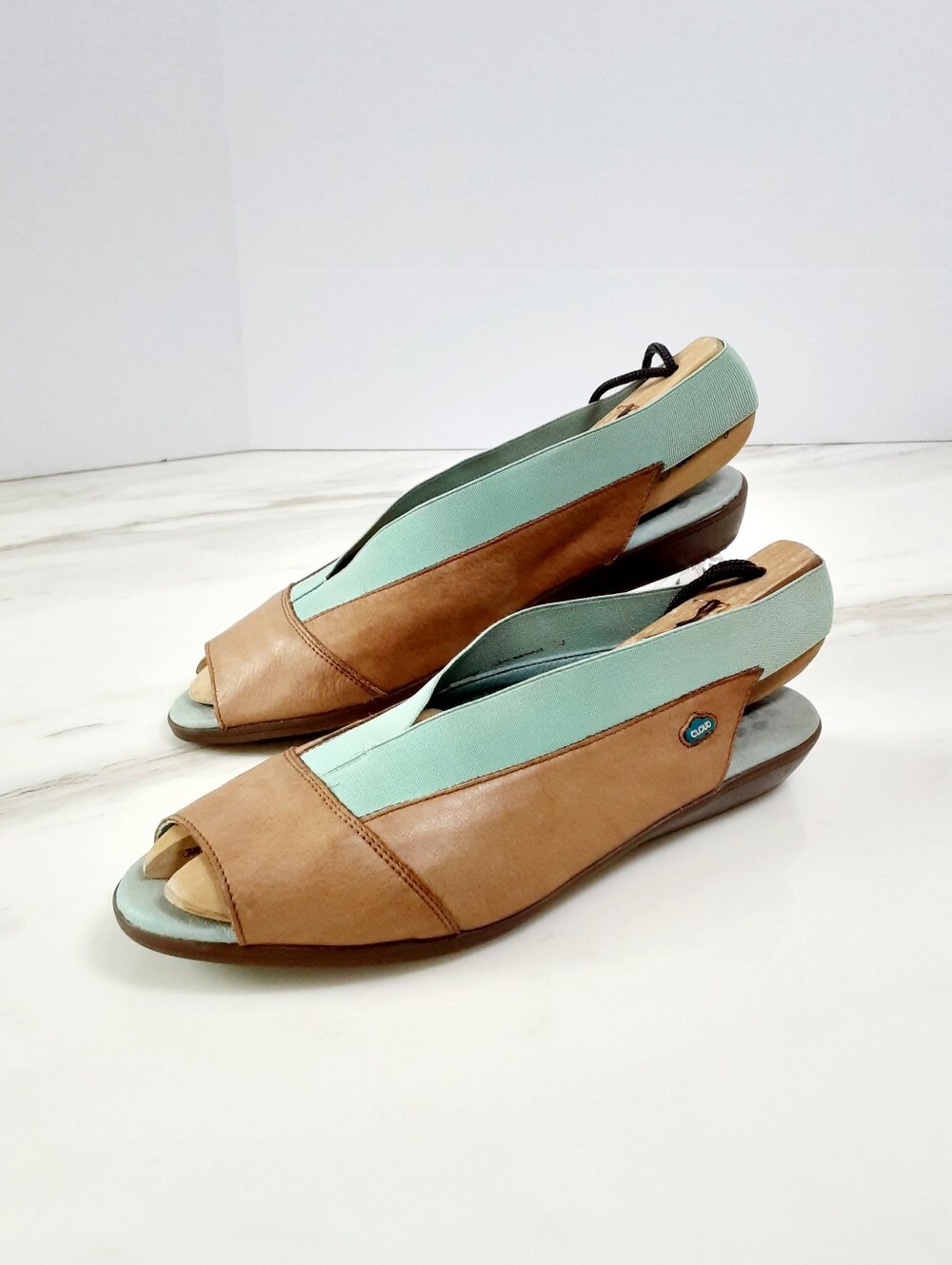 Cloud Caliber Tan|Seafoam Peep Toe Slingback Comfort Sandal Sz EU 40 - US 9/9.5
